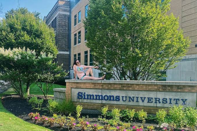 2025 Simmons University Distinguished Scholar Award